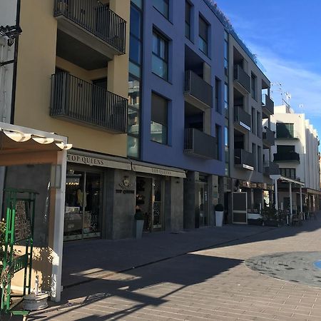Apartaments El Cine 罗萨斯 外观 照片