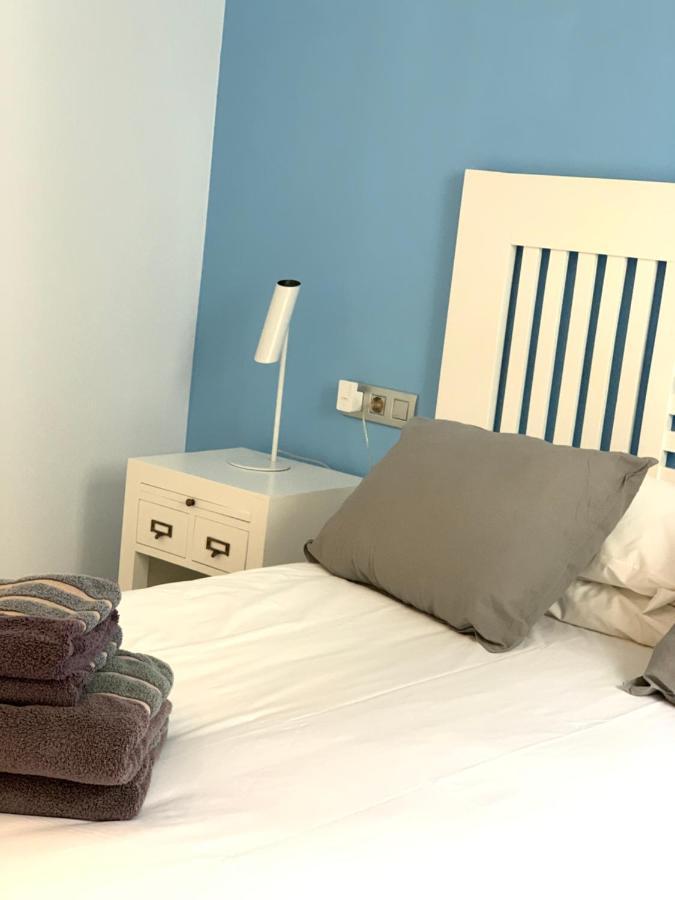 Apartaments El Cine 罗萨斯 外观 照片