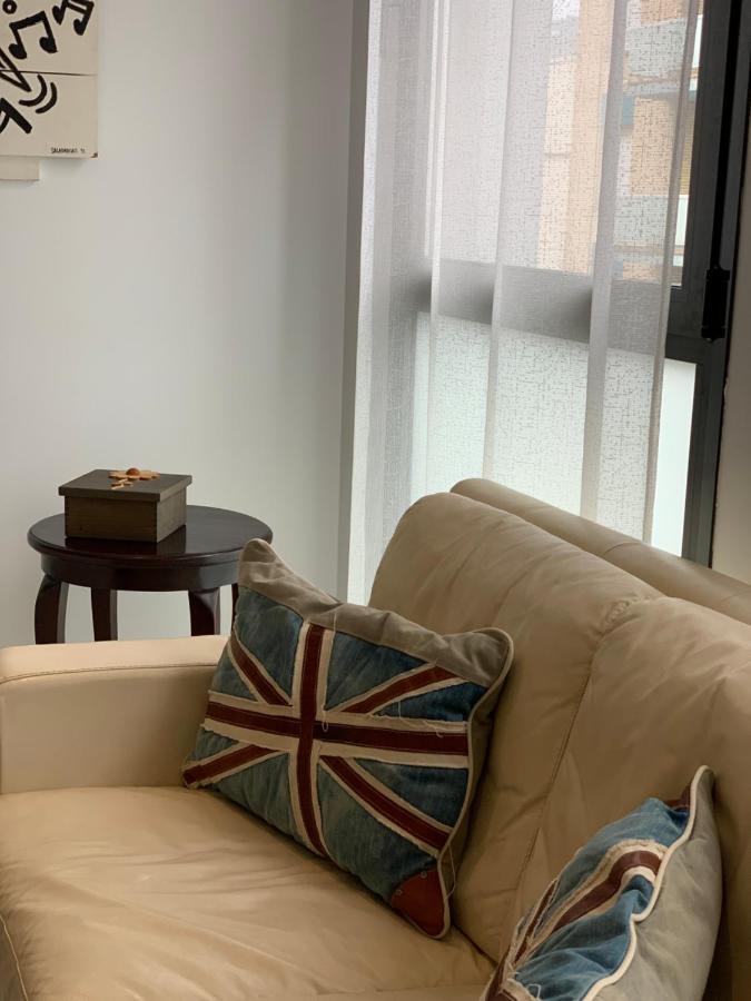 Apartaments El Cine 罗萨斯 外观 照片