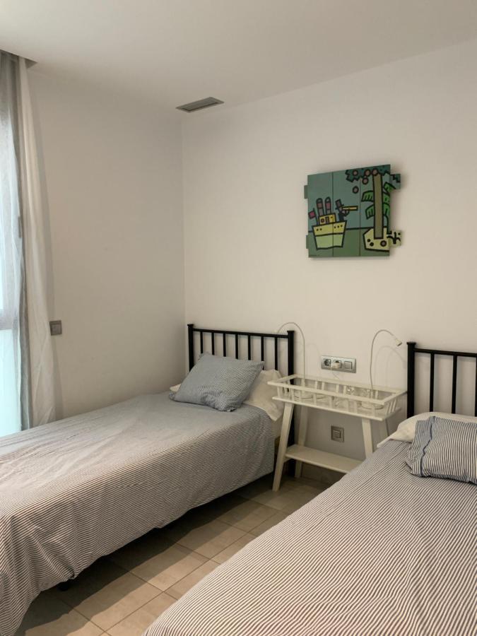 Apartaments El Cine 罗萨斯 外观 照片