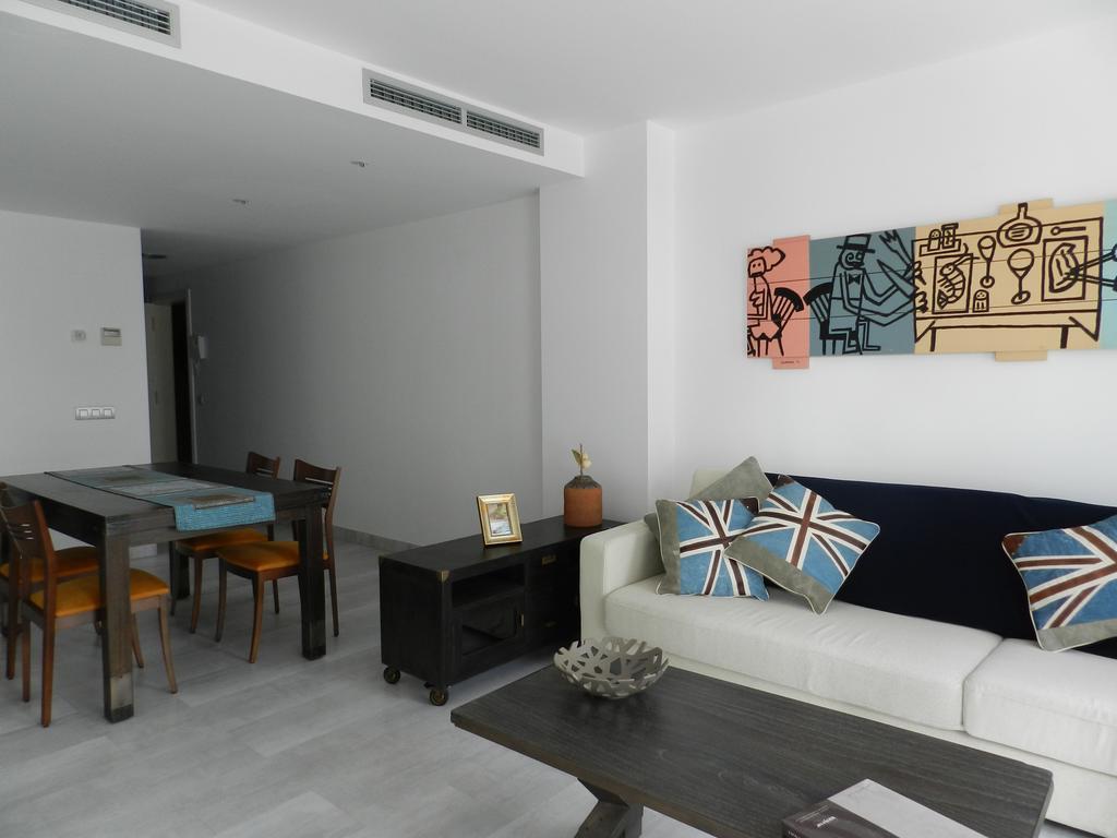 Apartaments El Cine 罗萨斯 外观 照片
