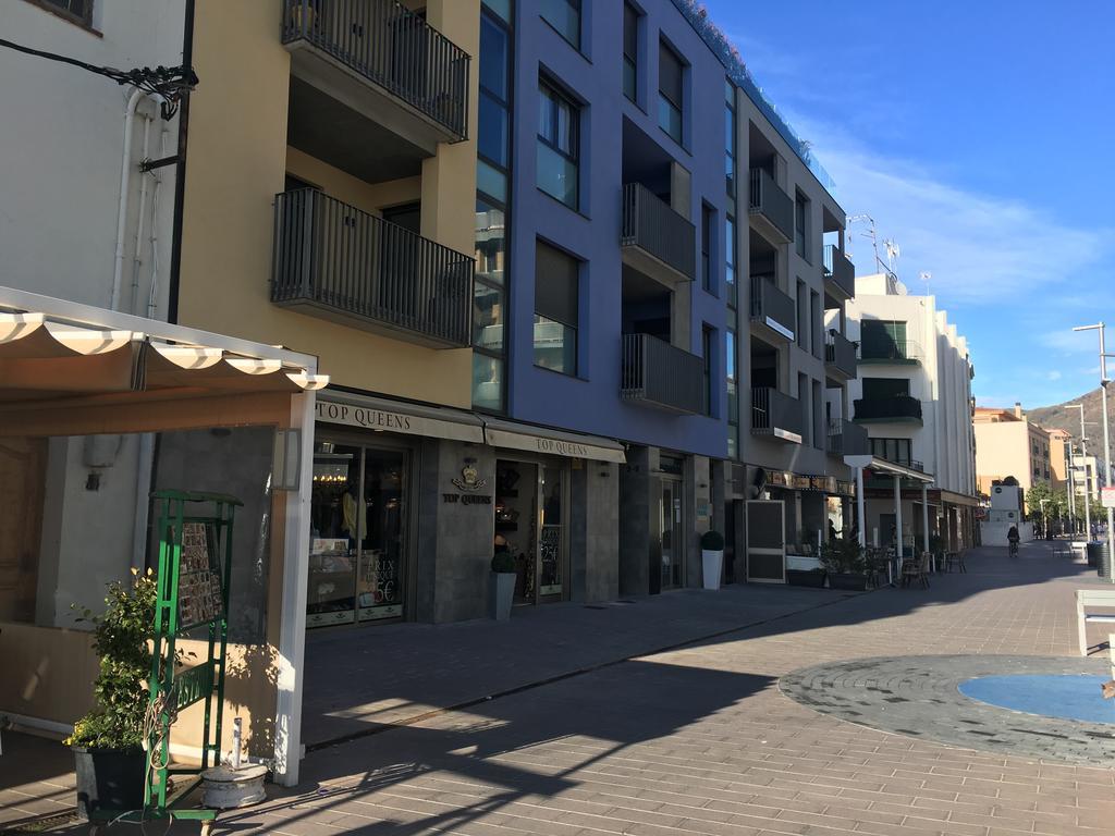 Apartaments El Cine 罗萨斯 外观 照片